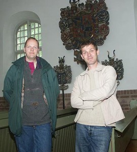 Två heraldiker, Henric Åsklund och Jesper Wasling (2004). Foto: Lennart Wasling